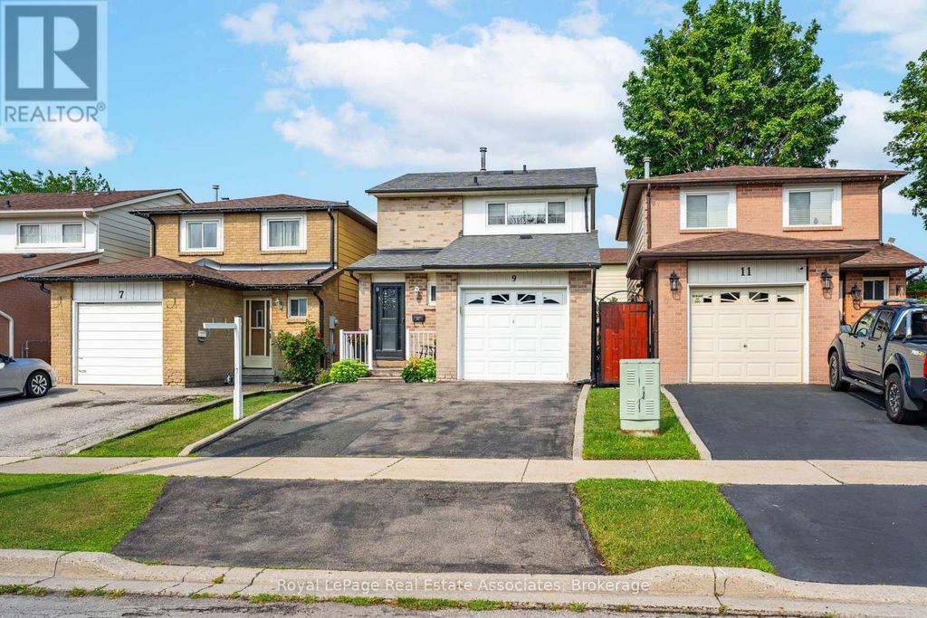 9 Windwood Drive, Toronto (west Humber-Clairville)