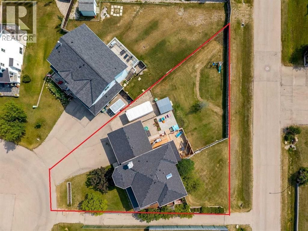 16 Henderson Bay Ne, Langdon