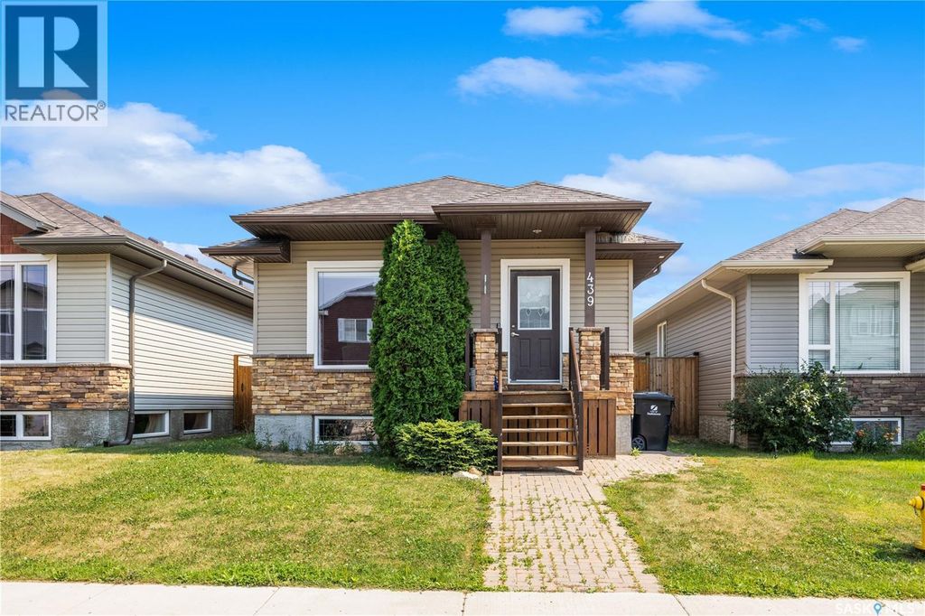 439 Coad Manor, Saskatoon