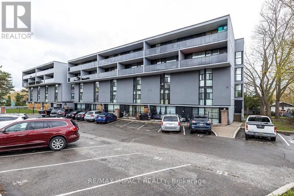 108 - 454 Centre Street, Oshawa (central)