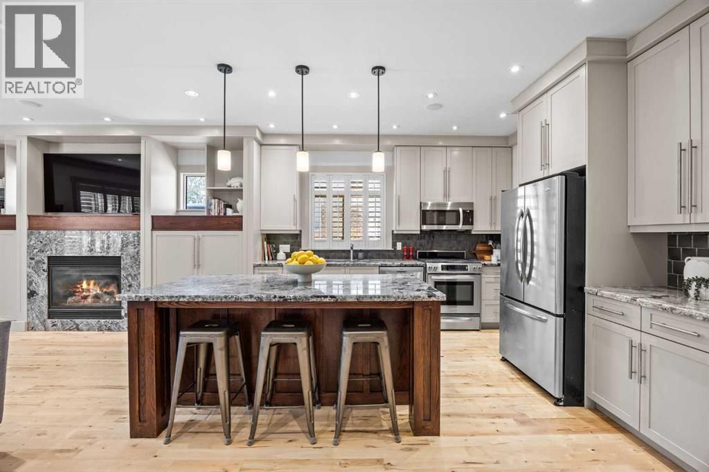 211 32 Avenue Nw, Calgary