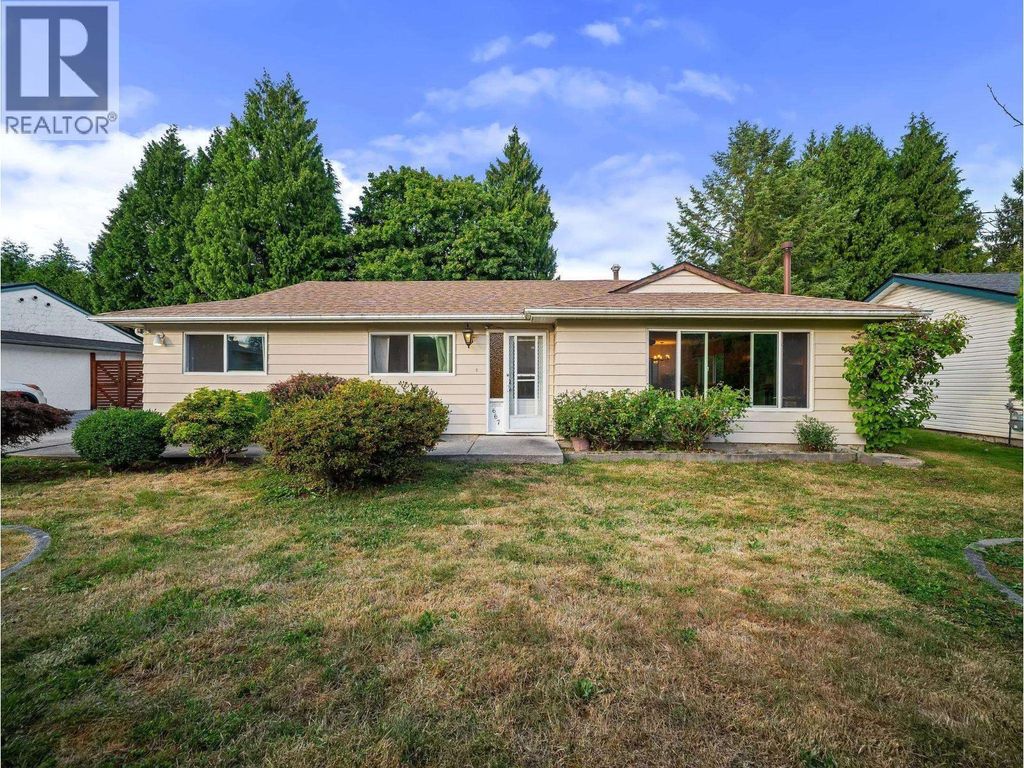 667 Cypress Street, Coquitlam