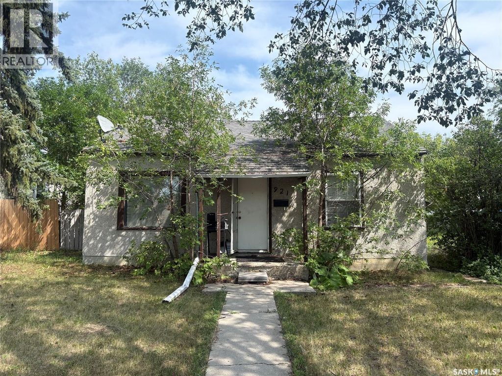 921 Argyle Street, Regina
