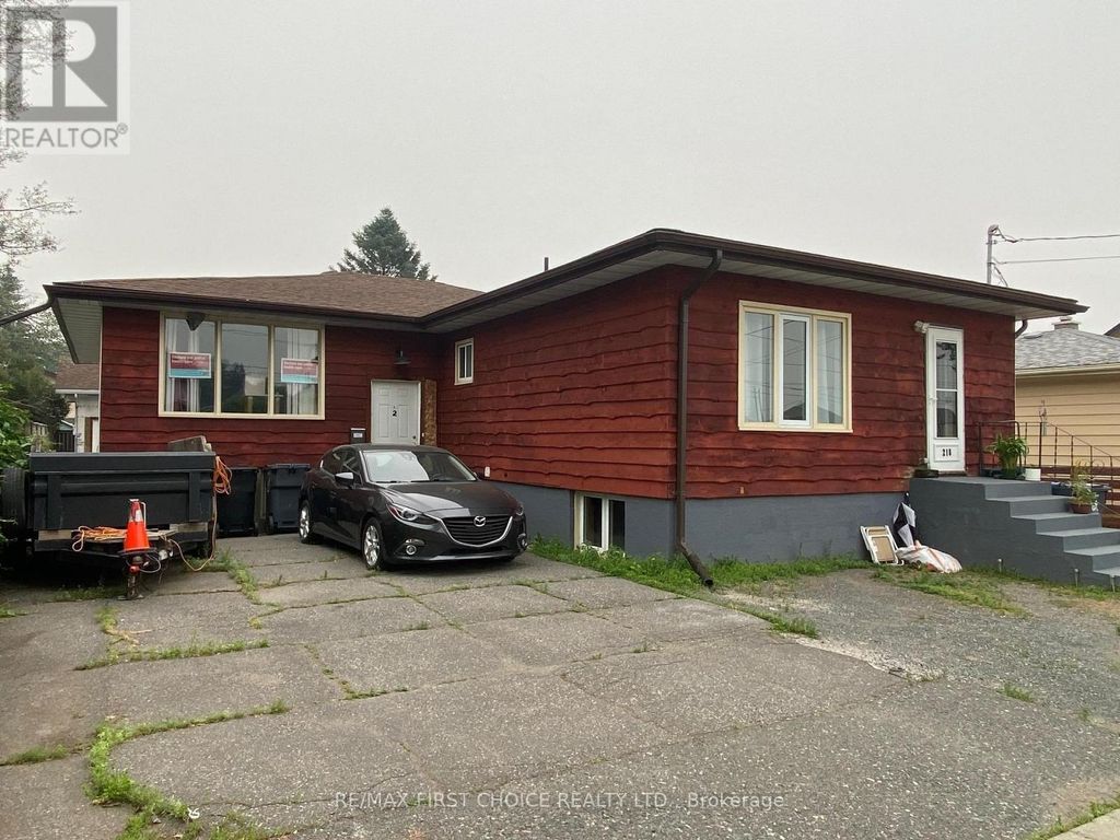 218 Powley Street, Thunder Bay (court / Cumberland)