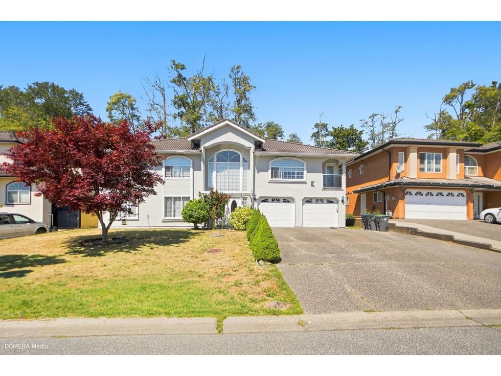 13755 93a Avenue, Surrey