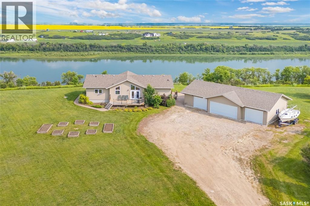 Roberts Riverfront Acreage, South Saskatchewan River