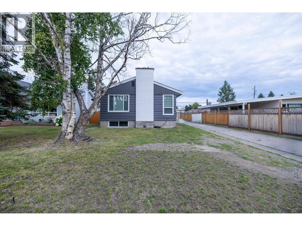 242 S Lyon Street, Prince George