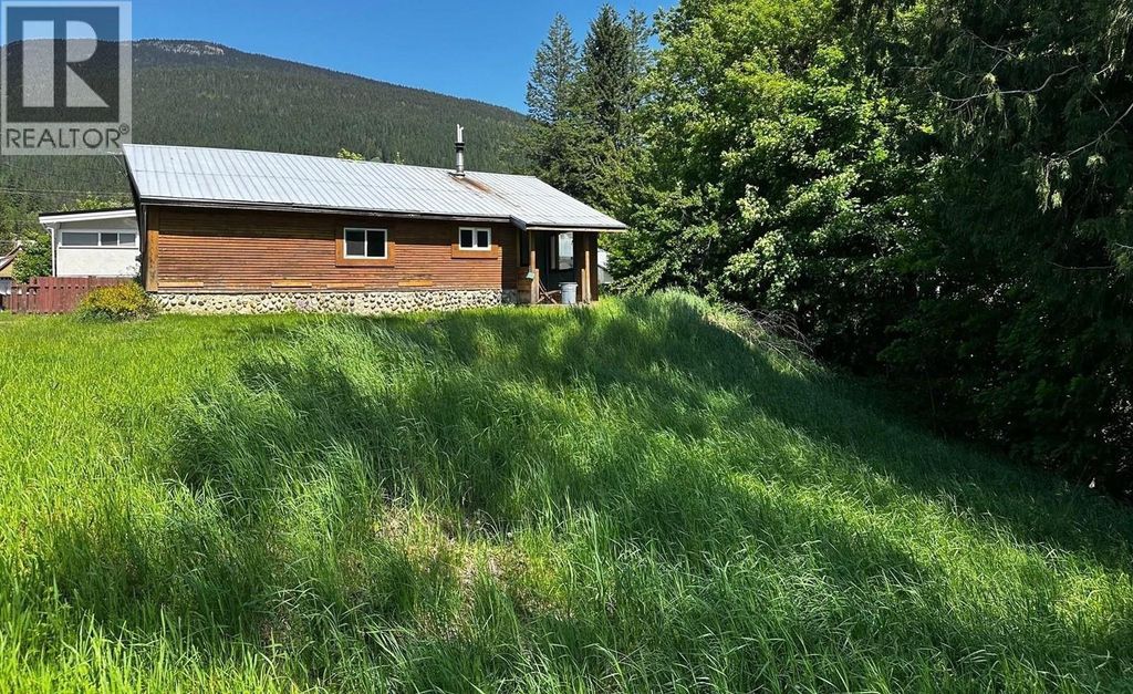 504 Needham Drive, Revelstoke