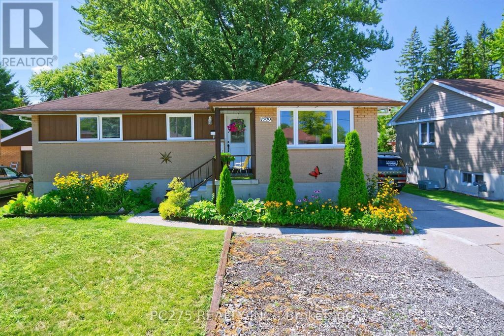 1229 Exmouth Street, Sarnia