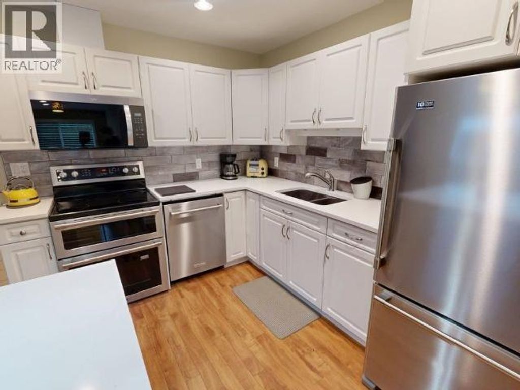 11-4415 Manson Ave, Powell River