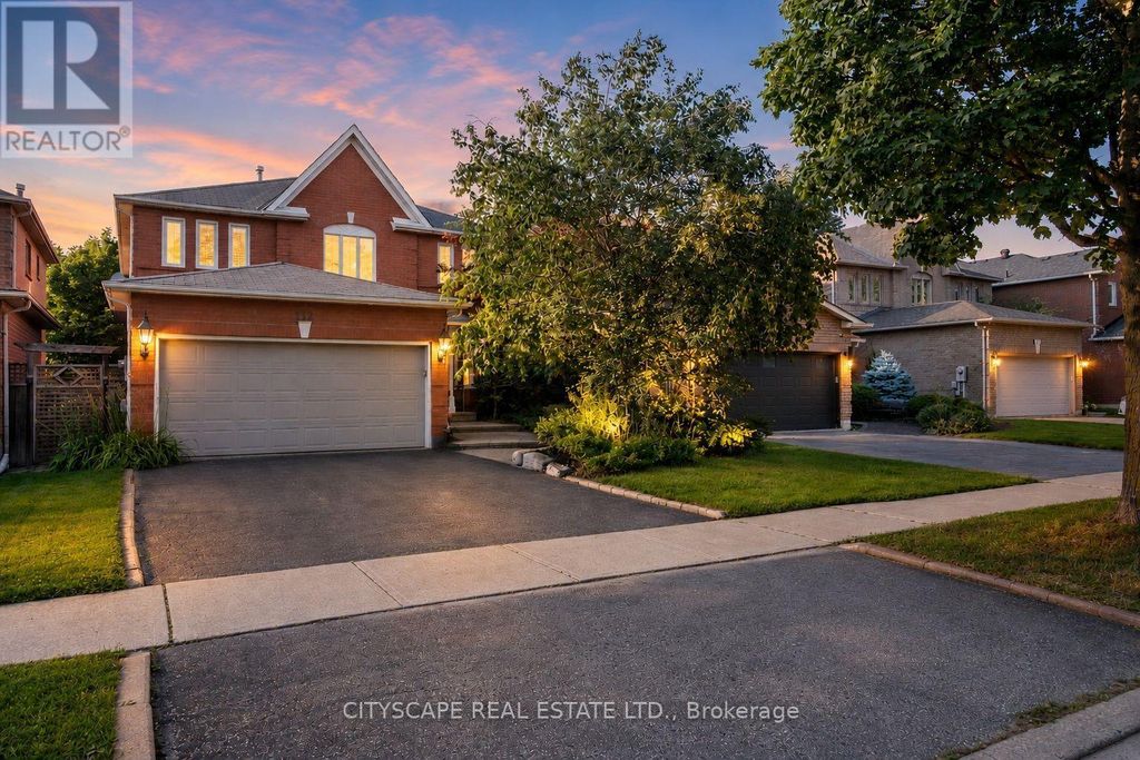 112 Mulholland Drive, Vaughan (beverley Glen)