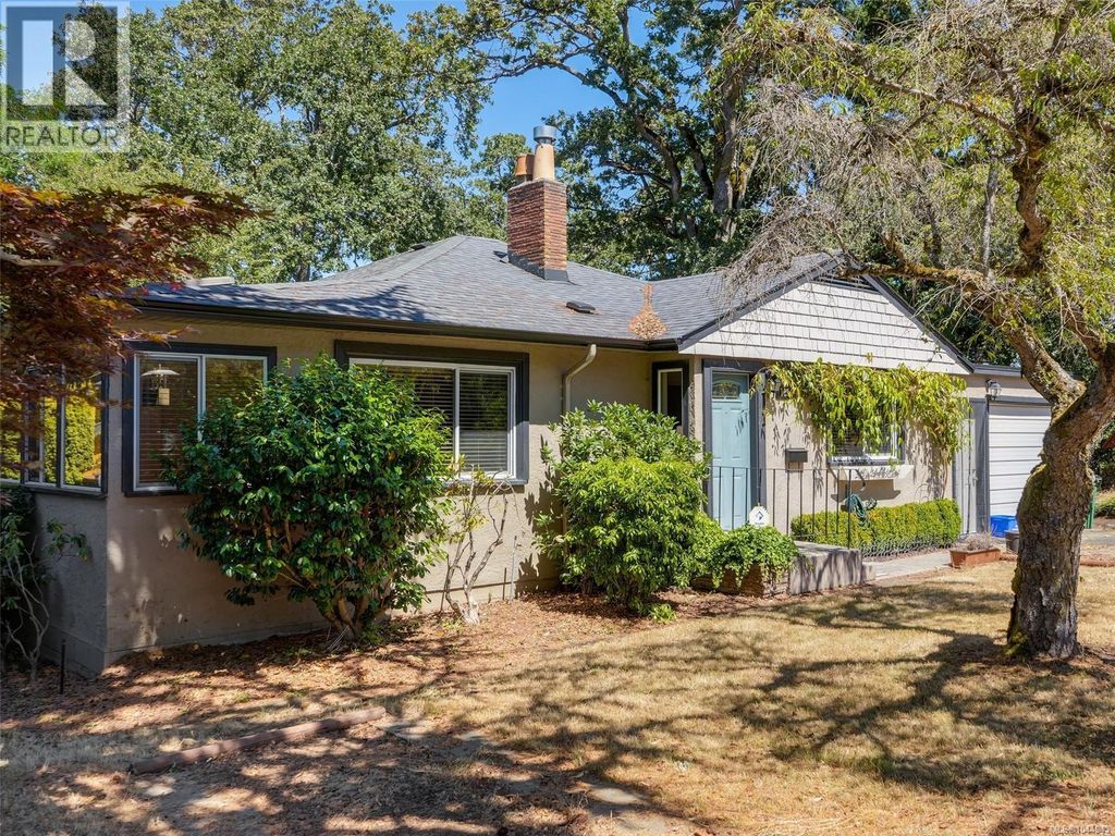 1296 Downham Pl, Saanich