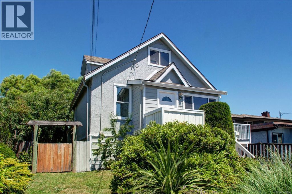236 Crease Ave, Saanich