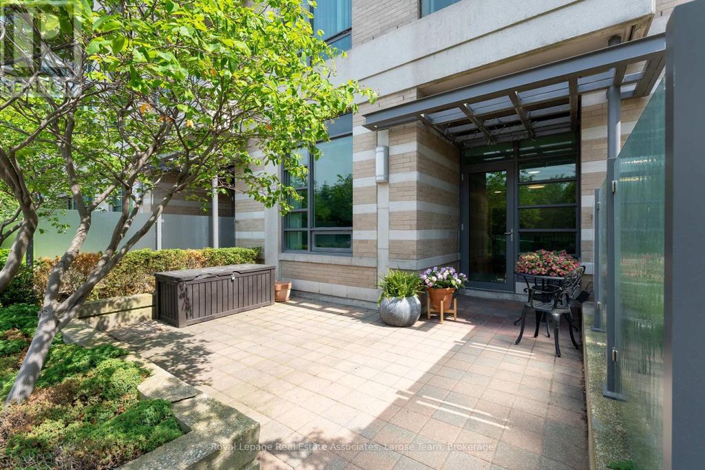 102 - 225 Sherway Gardens Road, Toronto (islington-City Centre West)