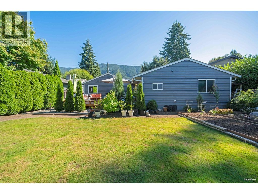 1043 Belvedere Drive, North Vancouver