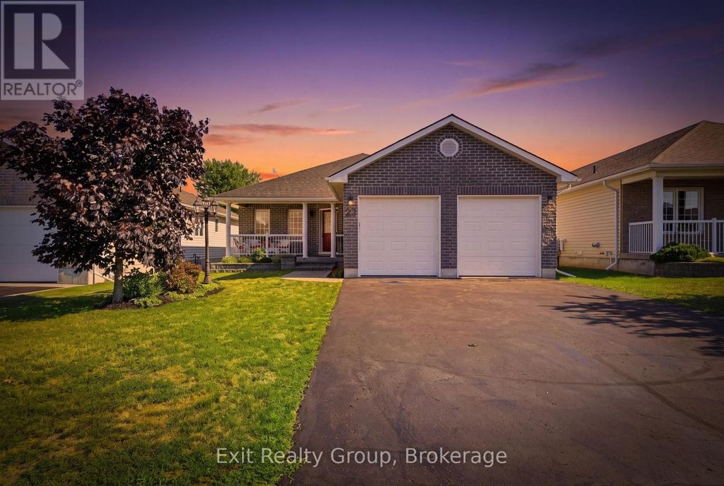 23 Mount Grove Crescent, Prince Edward County (wellington Ward)