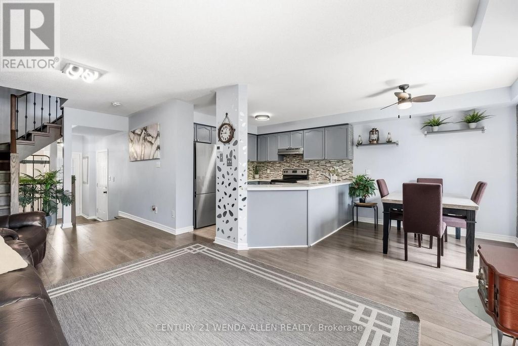 5 Jays Drive, Whitby (williamsburg)