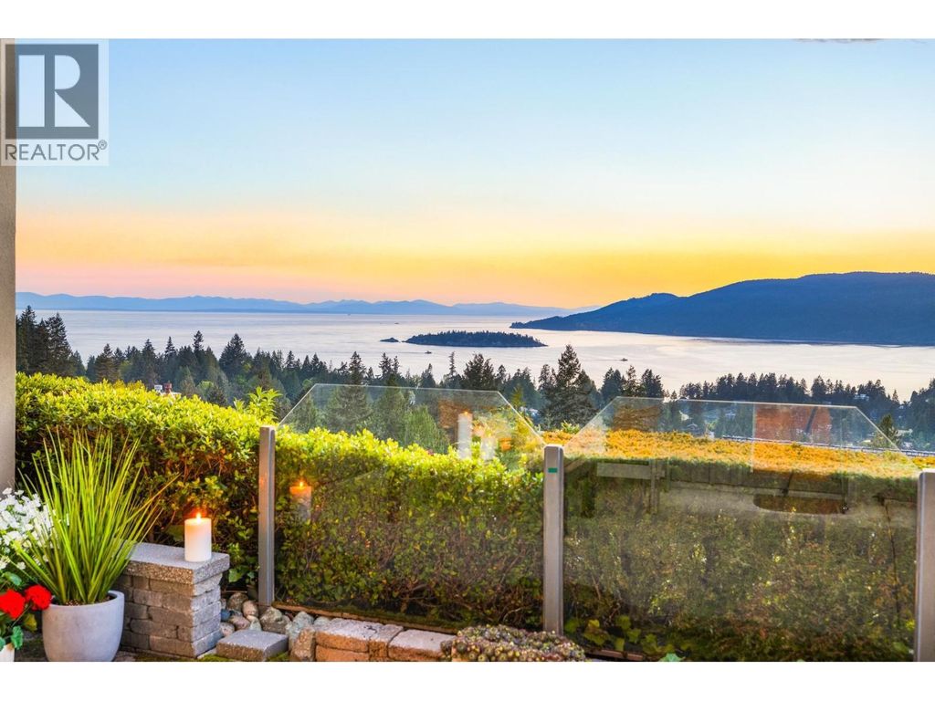 5360 Meadfeild Road, West Vancouver
