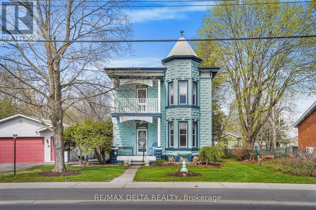 132 High Street, Champlain