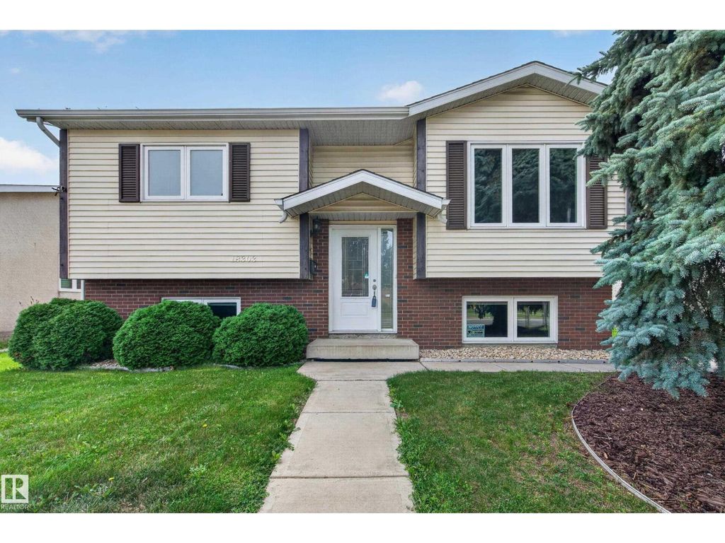18303 76 Av Nw, Edmonton