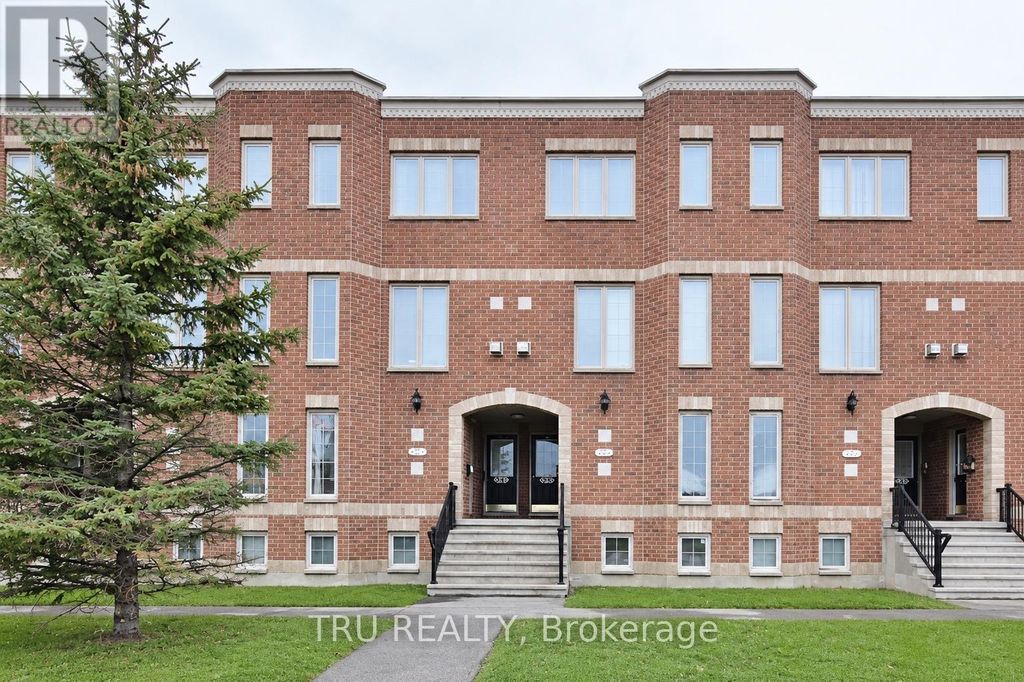 835 Longfields Drive, Ottawa