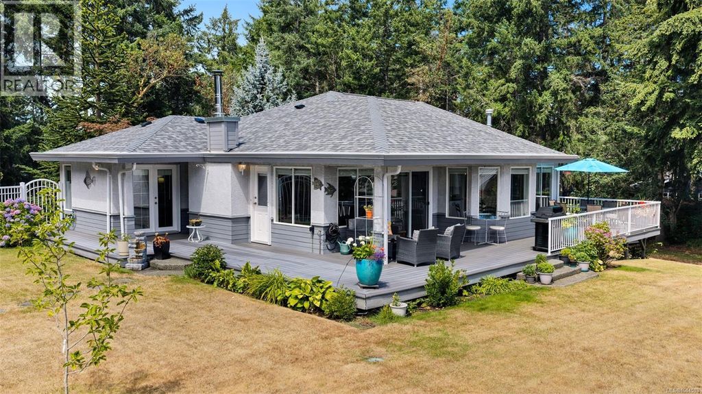 949 Pacific Pl, Duncan