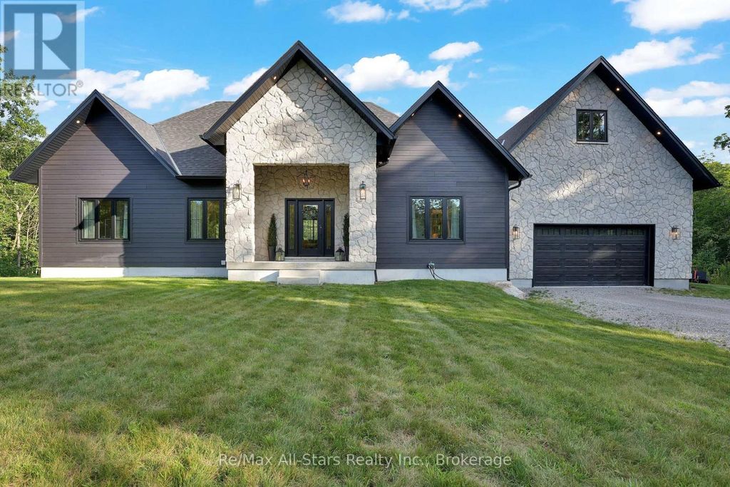 210 White Valley Road, Trent Lakes