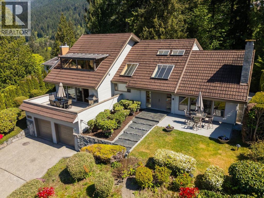 8570 Ansell Place, West Vancouver