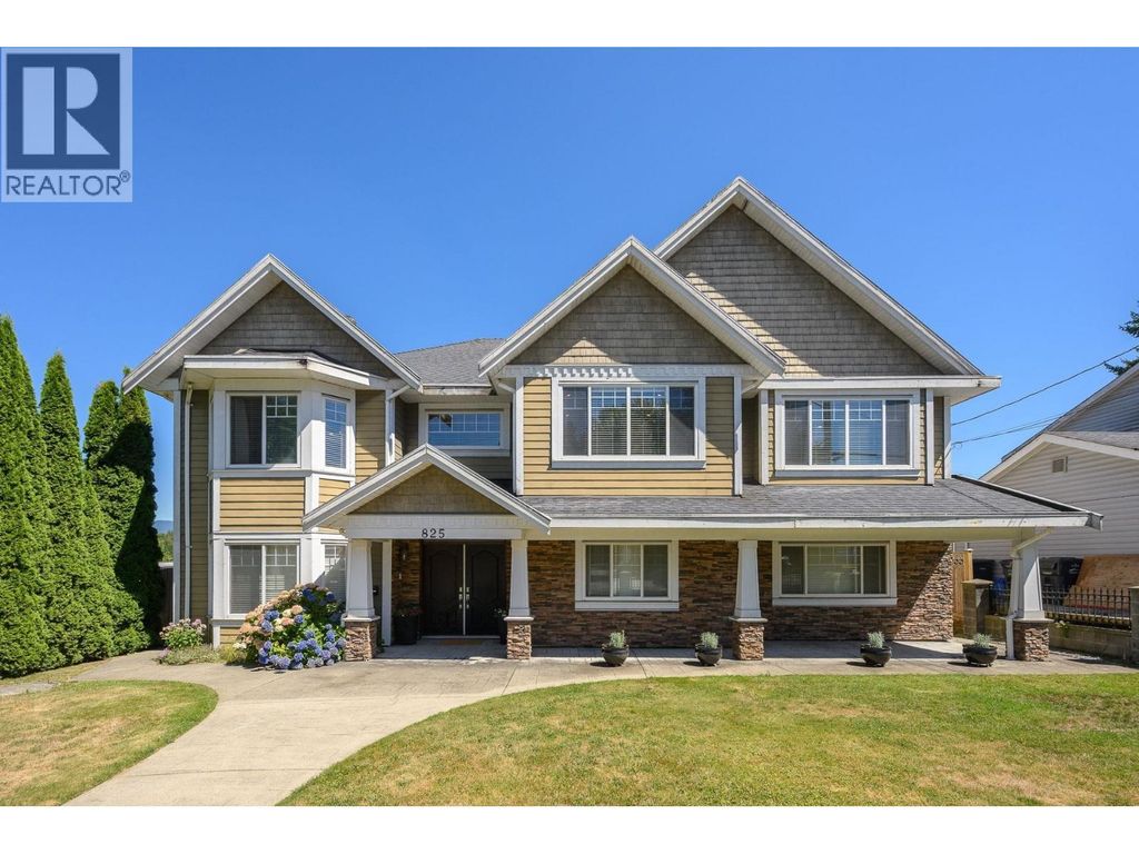 825 Robinson Street, Coquitlam