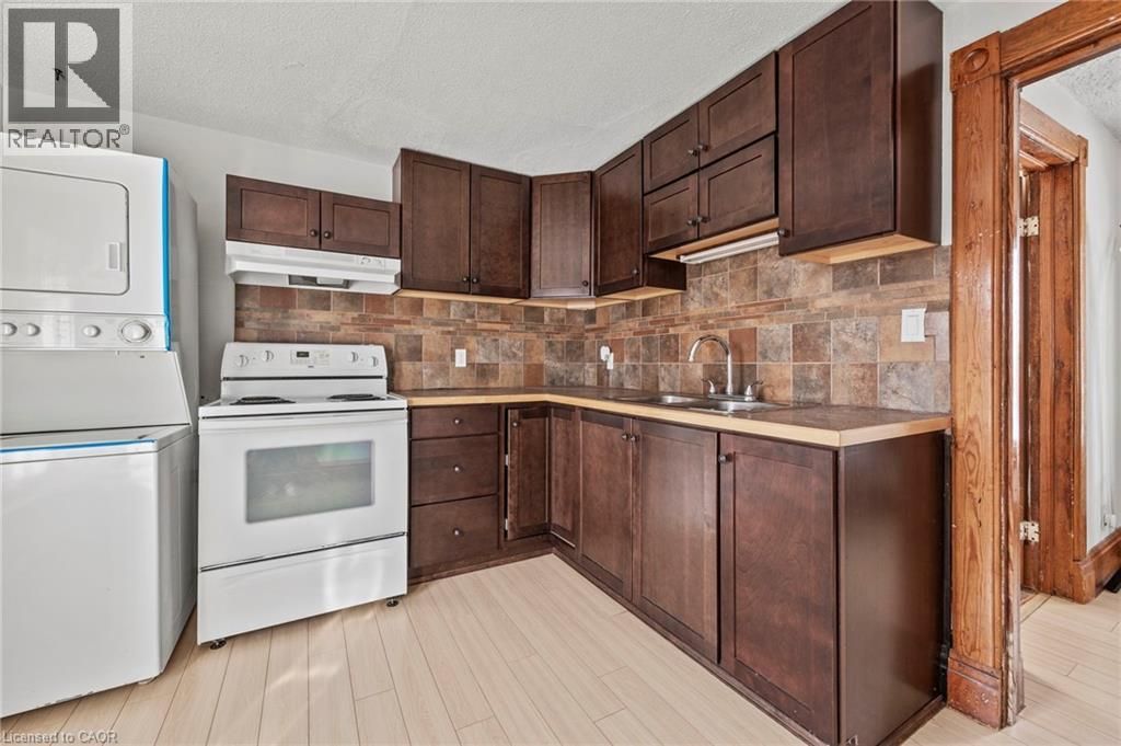 33 Rich Avenue Unit# Upper, Cambridge