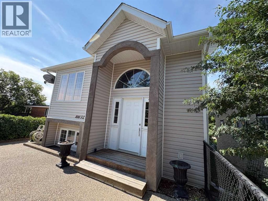 10032 102 Street, Peace River