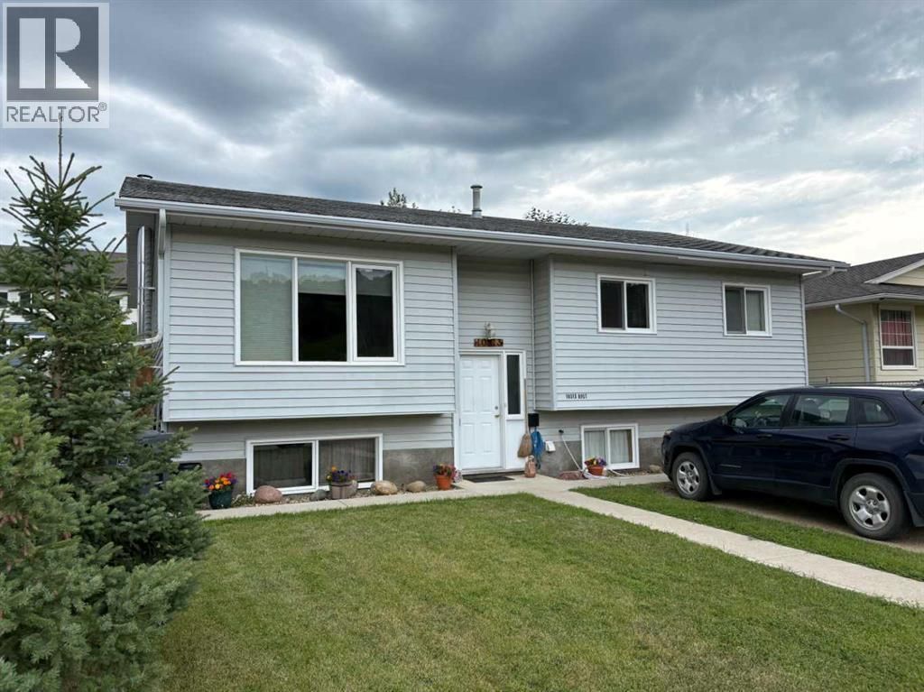 10313 89 Street, Peace River
