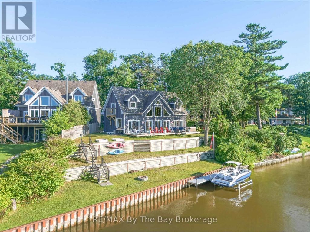 2056 River Road W, Wasaga Beach