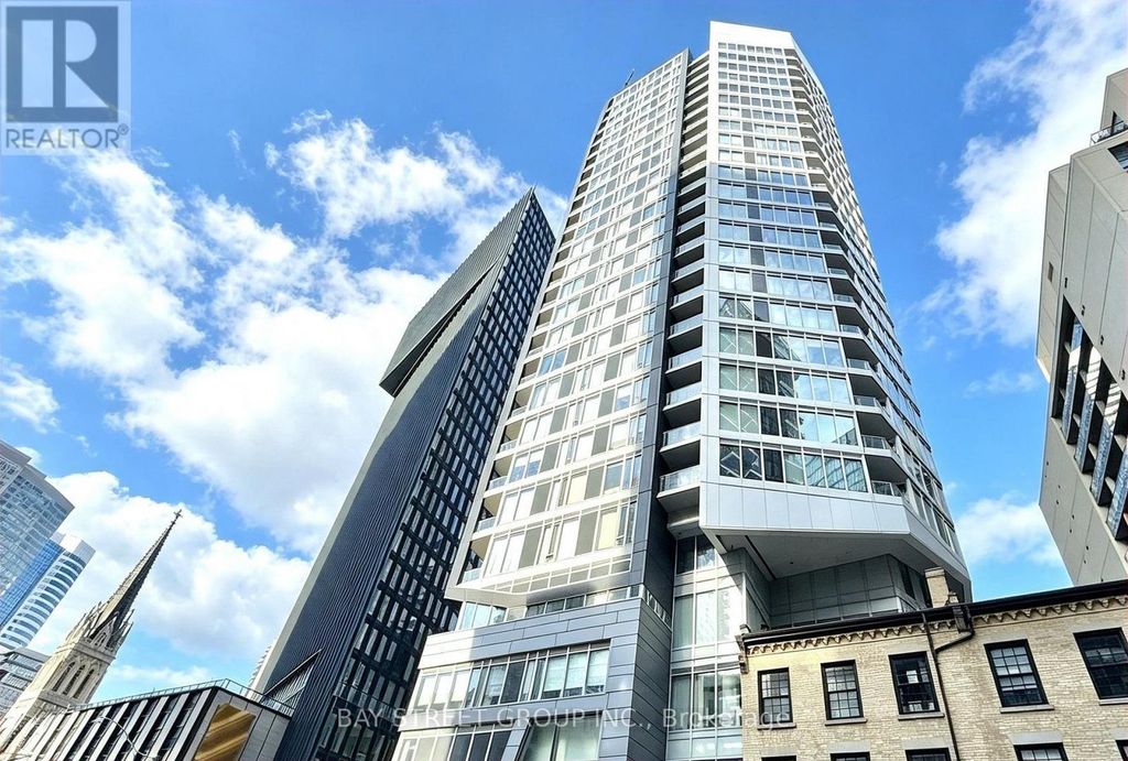 1906 - 68 Shuter Street, Toronto (church-Yonge Corridor)
