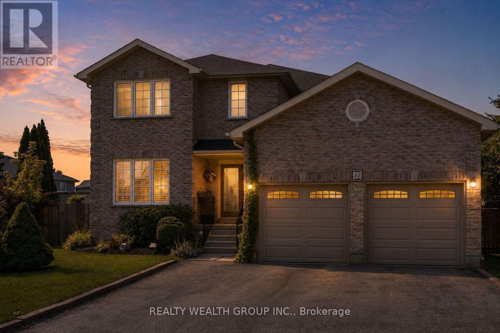 32 Reynolds Lane, Barrie (edgehill Drive)