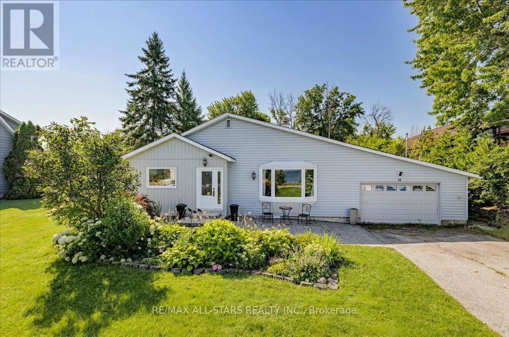 35 Lake Drive E, Georgina (keswick North)