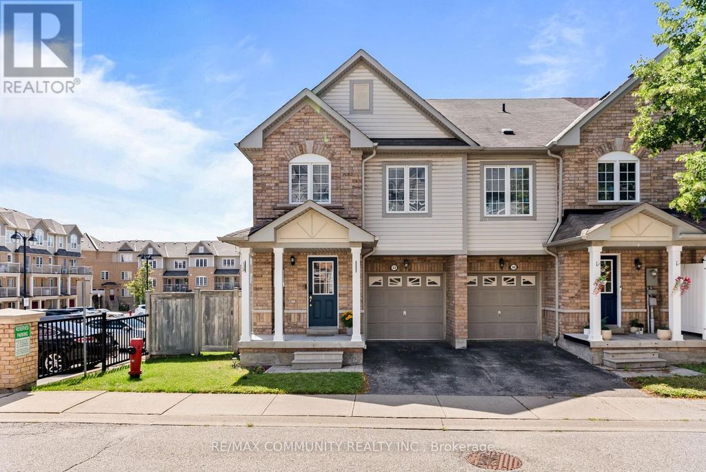 32 Bartolo Lane, Ajax (central)