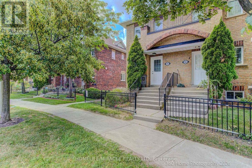 85 - 2 Hedge End Road, Toronto (rouge)