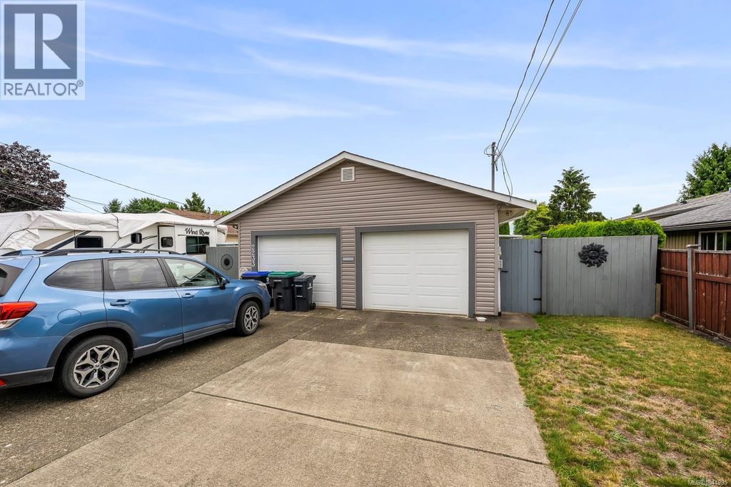2233 6th St E, Courtenay