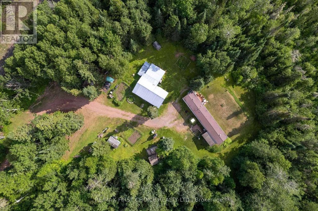 200 Captain Road, Thunder Bay Remote Area (lyon Township)