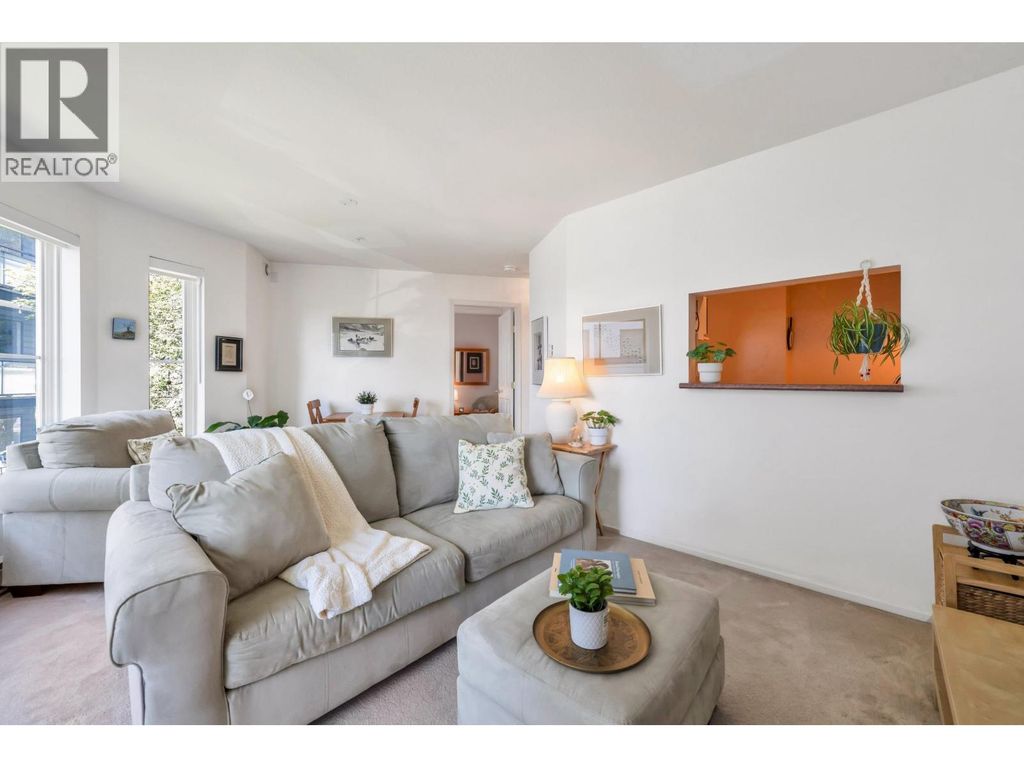 206 245 St. Davids Avenue, North Vancouver