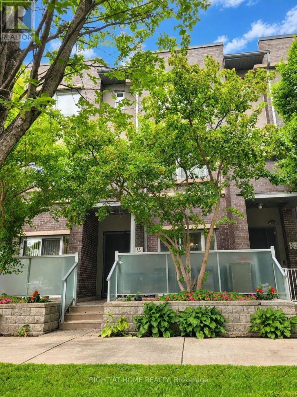 Th25 - 290 Village Green Square, Toronto (agincourt South-Malvern West)