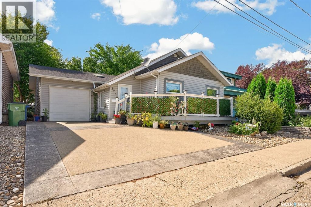 892 Elgin Avenue, Moose Jaw