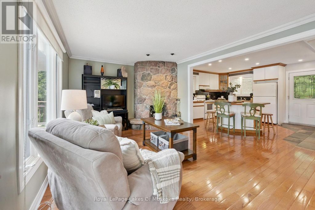 1082 Kawagama Lake Road, Algonquin Highlands (sherborne)
