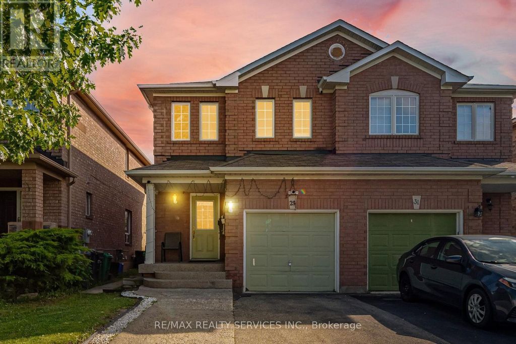 29 Lonestar Crescent, Brampton (fletcher's Meadow)