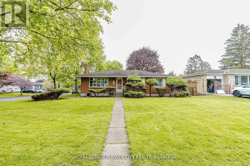 15 Cumberland Crescent, London North (north G)