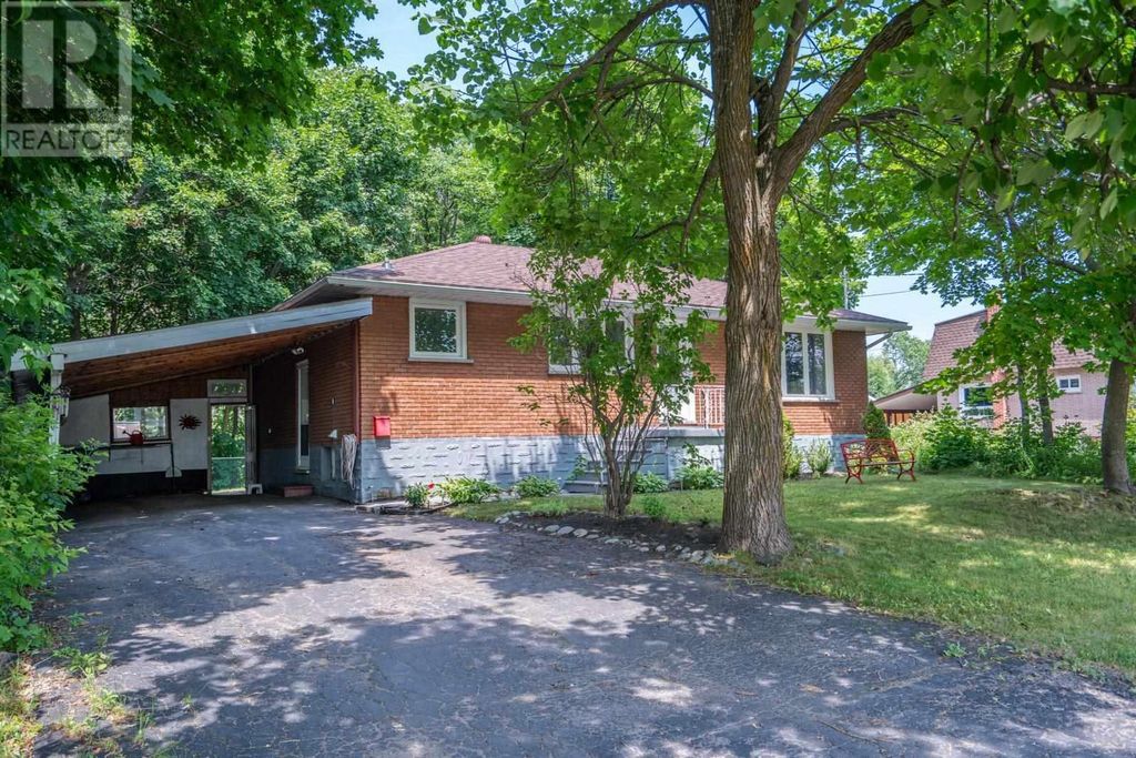 52 Stevens St, Sault Ste. Marie