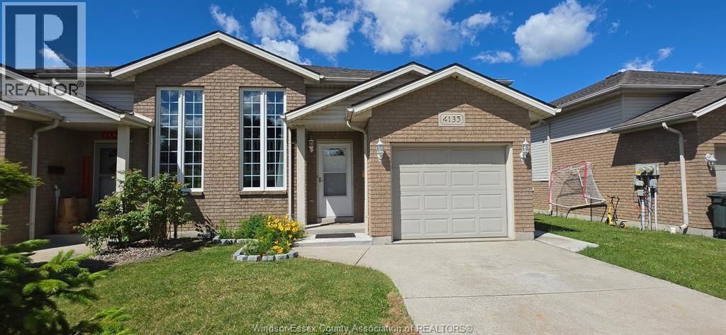 4135 St. Clair, Lasalle
