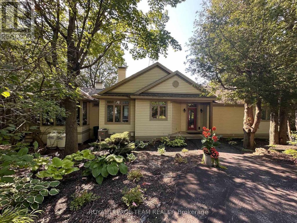 912 Maple Hill Road, North Grenville