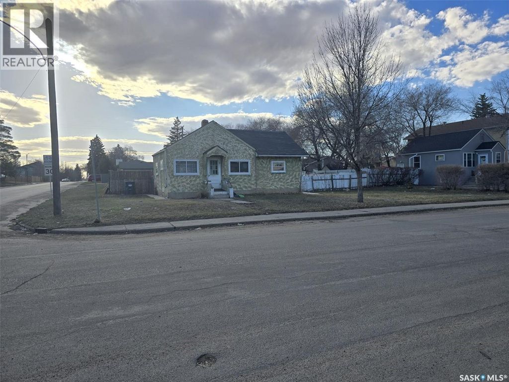 201 R Avenue N, Saskatoon